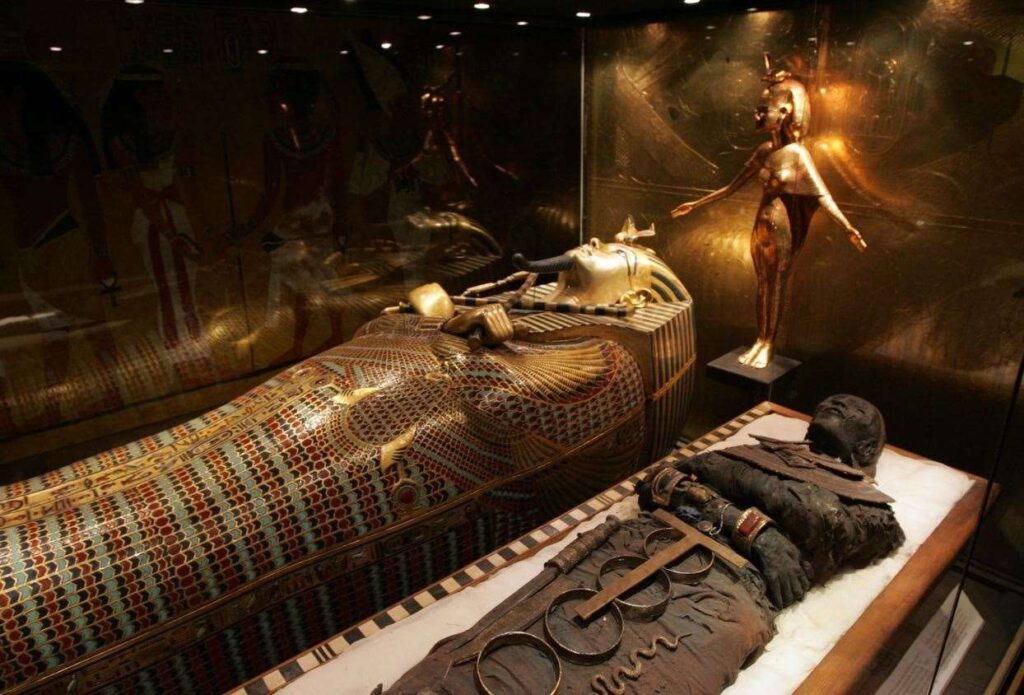 Tutankhamuns Tomb.jpg